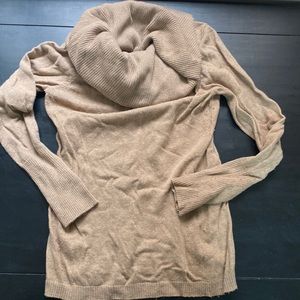 Banana Republic Med tan cowl turtleneck sweater